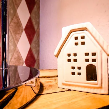 Lille Rode Hus Mando Ribe